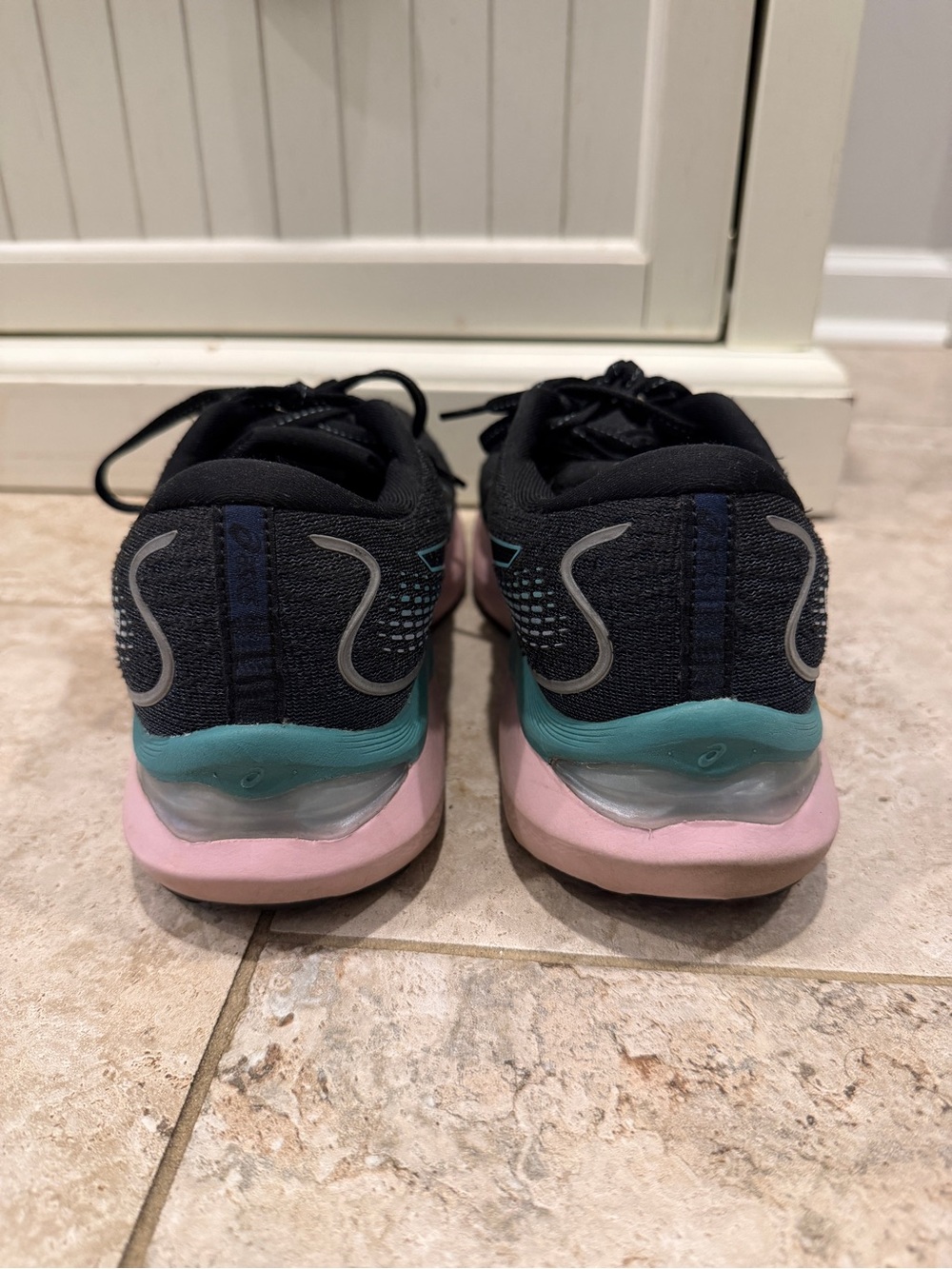 ASICS Women’s 8.5 Black Running Shoes with Pink & Teal Accents - Picture 3 of 5